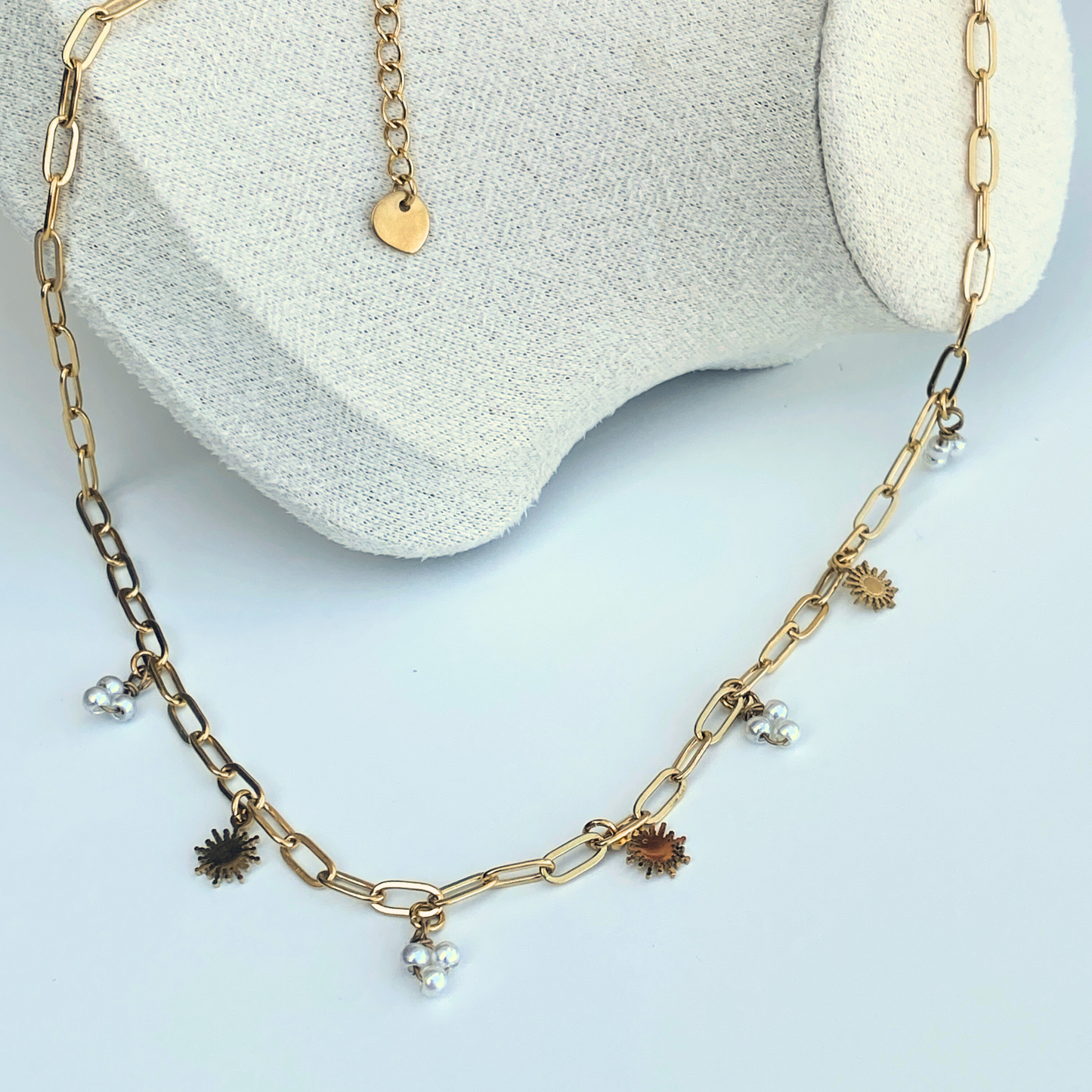 Collier Tav