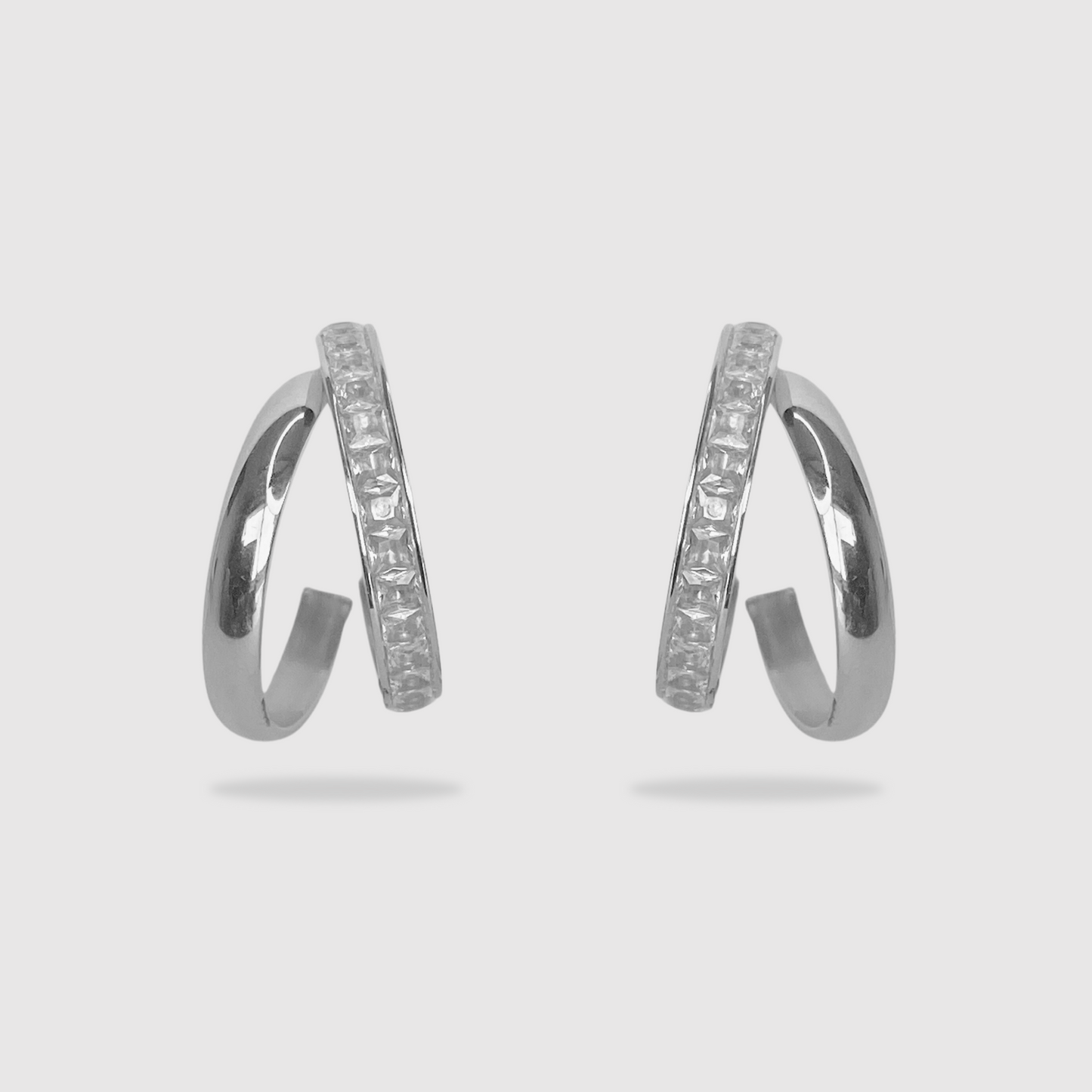 Boucles d'oreilles Mistik, acier inoxydable, strass, double anneaux, couleur argent