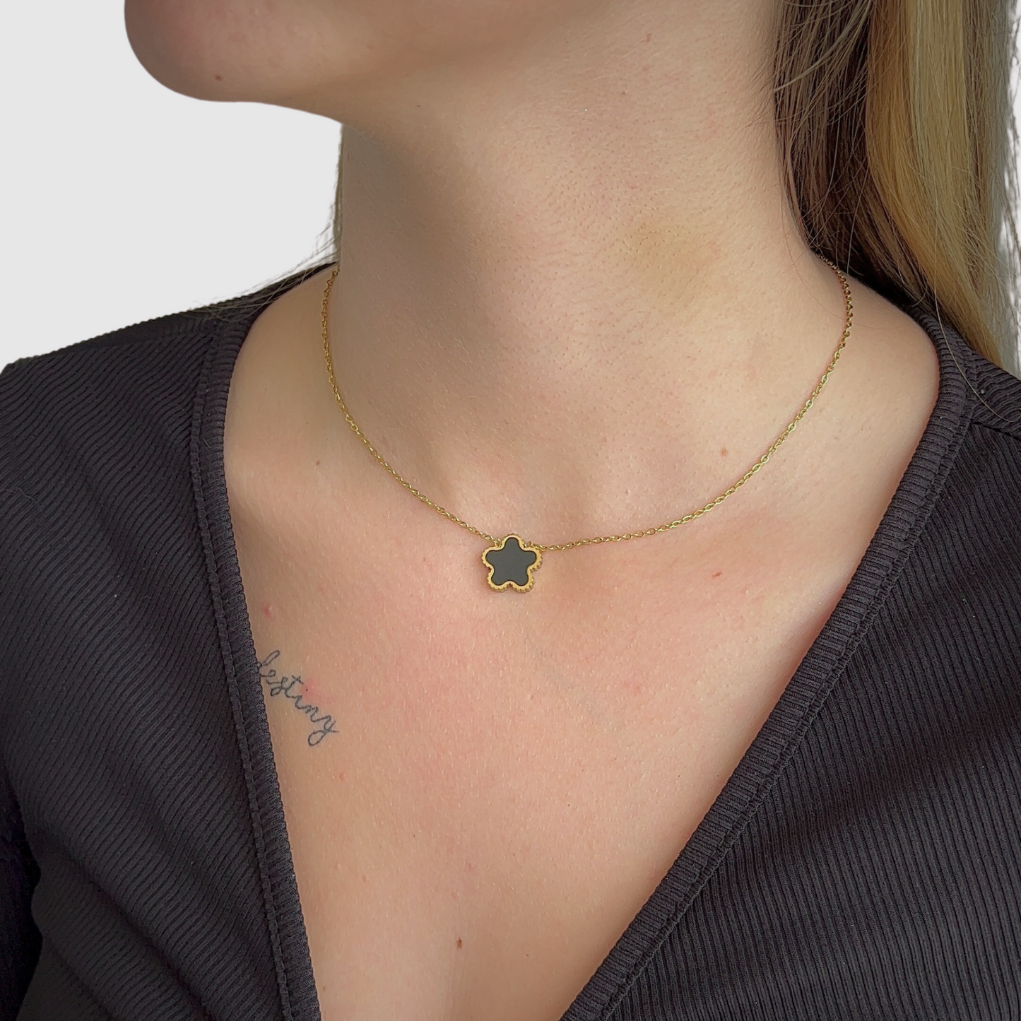 Collier acier inoxydable, fleur noire, ajustable, double-face