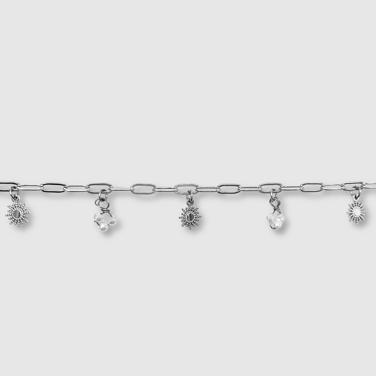 Bracelet Tav, Acier inoxydable, 3 soleils, 2 grappes de perles blanches, couleur argent, ajustable