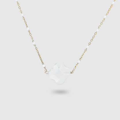 Collier Elénia, acier inoxydable, couleur or,  trèfle blancs, perles