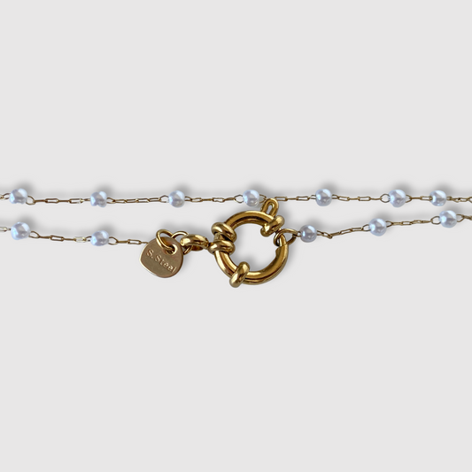 Bracelet Annita, acier inoxydable, perles blanches, fermeture anneau, couleur or