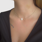 Collier Elénia, acier inoxydable, couleur or,  trèfle blancs, perles